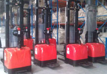 東晟智科公司給某制線廠 在交升高4.5米電動(dòng)堆高車車現(xiàn)場(chǎng)