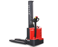 EST152Z 1.5噸電動堆高車 產品賣點